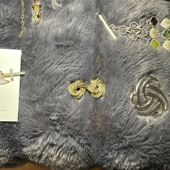 Costume Jewelry Lot - Picture 13 of 15